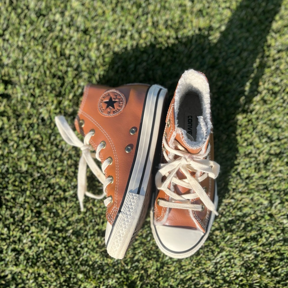 Brown High Tops with faux fur in the inside - Picture 7 of 8